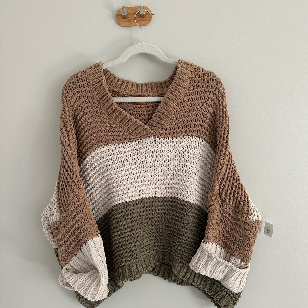 Boutique knitted sweater size small!